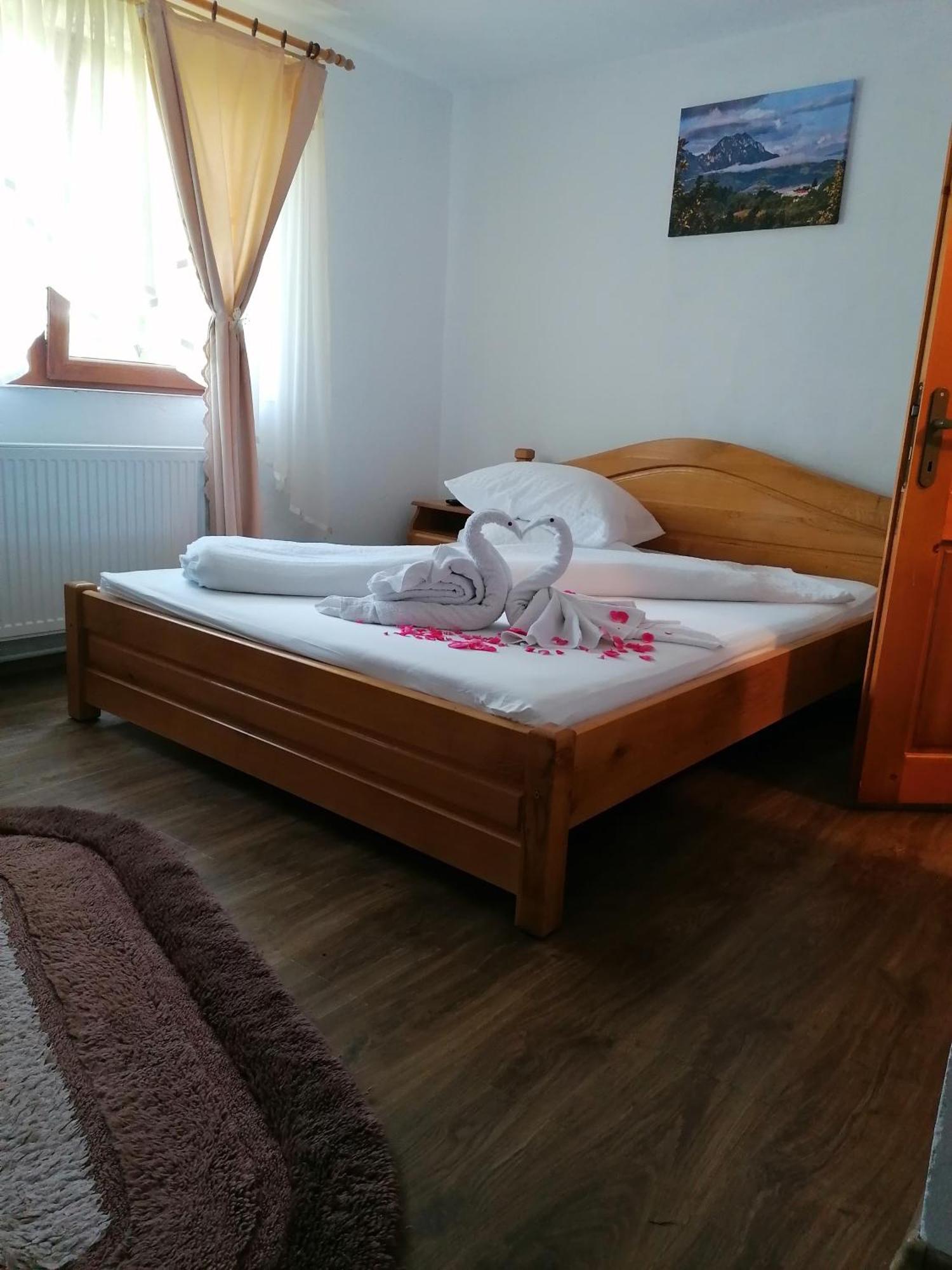 Casa Cristalul Muntilor Hotel Poiana Marului  Ruang foto